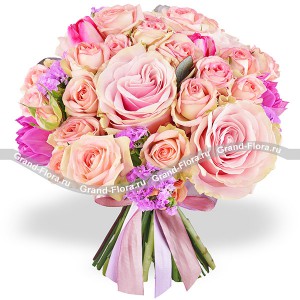 Весна пришла! - букет с розовыми тюльпанами и кустовыми розами