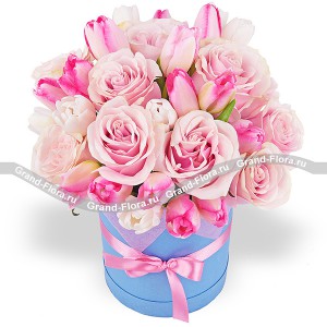 Больше, чем любовь! - букет из розовых роз и тюльпанов