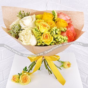 Яркий рассвет - букет с белыми, желтыми и оранжевыми розами